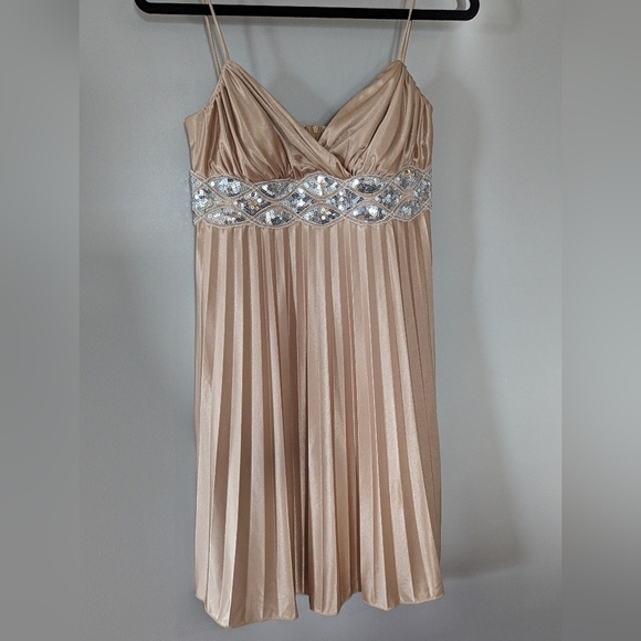 Steppin' Out Gold Pleated Skirt Cocktail Prom Dress Beaded Spaghetti Strap - Picture 3 of 7